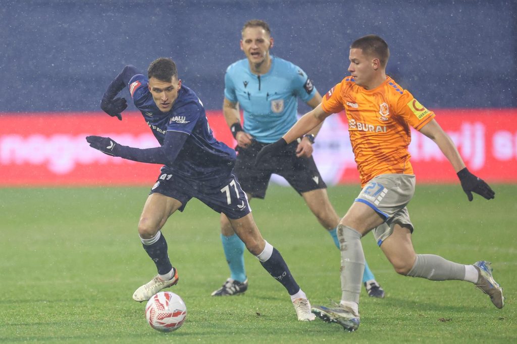 Schalke za transfer nogometaša Dinama izdvojio milion eura