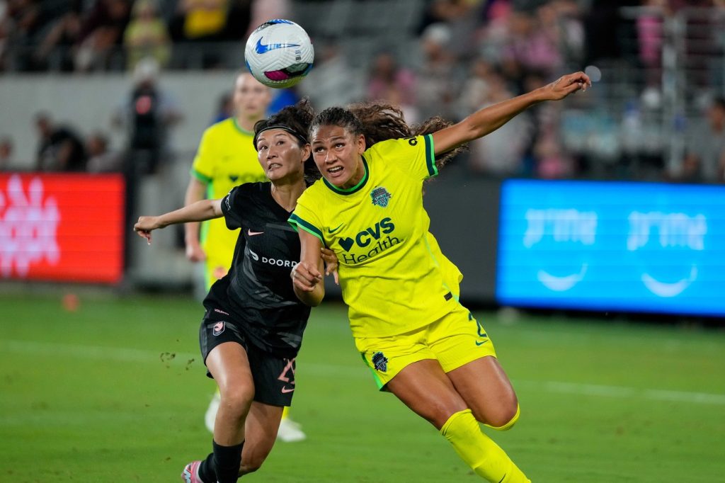 Kćerka Dennisa Rodmana postat će najplaćenija nogometašica svijeta