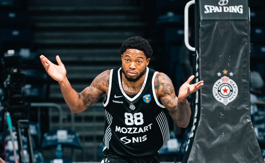 Partizan prodao Jonesa Olympiacosu i ekspresno našao zamjenu