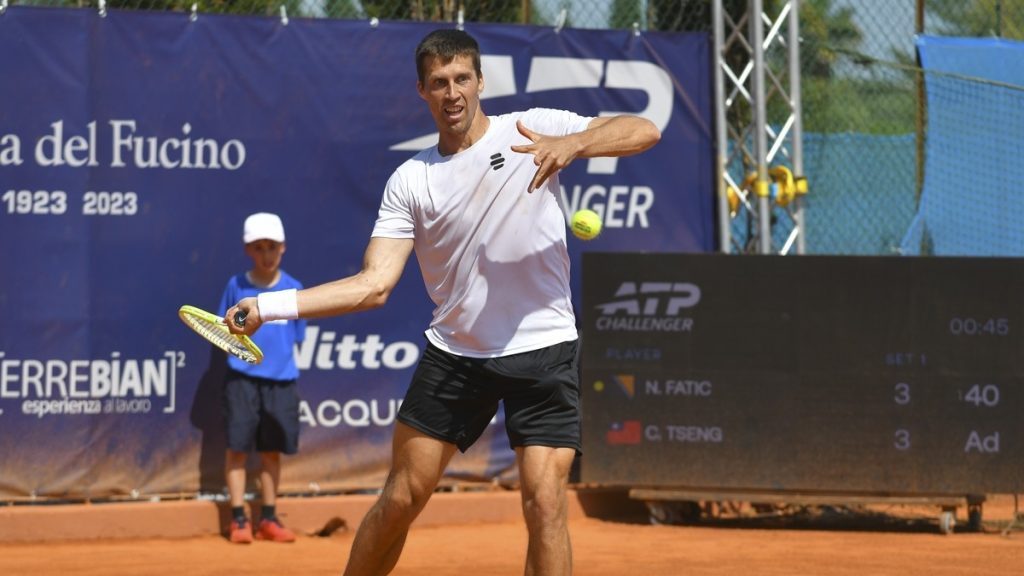 Fatić nadigrao Mikruta i plasirao se u drugo kolo kvalifikacija za Roland Garros