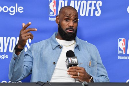 LeBron James blizu odluke o nastavku karijere, ali i odlasku iz Lakersa
