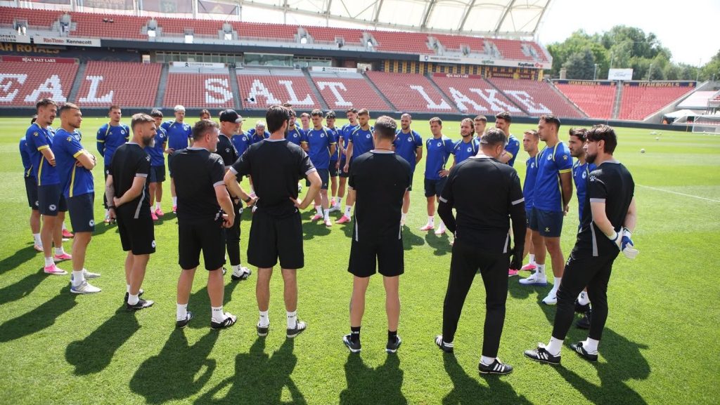 Vico Zeljković posjetio trening Zmajeva, Baždar: Moramo misli usmjeriti na Katar
