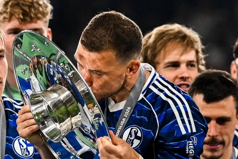 Romano potvrdio da Džeko ostaje u Schalkeu, Dijamant odbio nekoliko ponuda