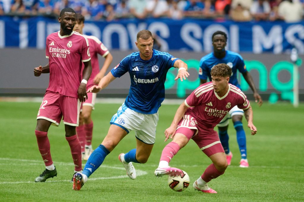 Schalke poražen od Reala, nastupili Katić i Džeko